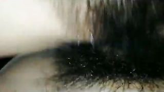 婦女節出租屋幹加班的文靜眼鏡女友陪逛街完回去大肉棒抽插內射完整版上