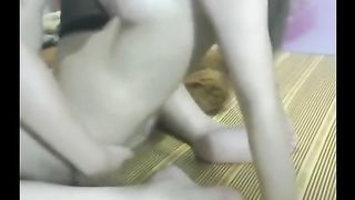 无套爆草自家小骚货因为危险期所以直接颜射了