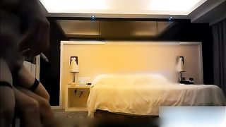 AV大神和朋友一起3P轮奸丰满漂亮的女社长高挑性感想着法的干嘴里吃着鸡巴后面干着太刺激了美女真耐操完整版