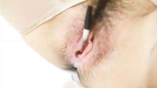 丰满粉穴巨乳嫩模私拍毛笔玩菊花稀疏阴毛超诱惑2