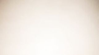 户外小麻豆带风扇学妹出来玩车震，看眼神就很魅惑，口交大鸡巴主动上位抽插，草得正爽接电话让玩她的奶子