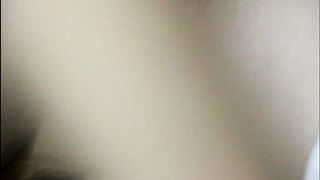 美女同学参加聚会被猥琐小伙灌醉带回出租屋随意玩弄