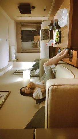 欧阳专攻良家白裙大长腿妹子，穿上黑丝沙发上调情一番，上位骑乘抽插揉捏大奶子，翘起屁股后入呻吟娇喘