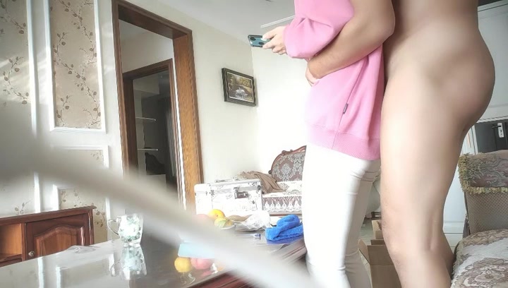 【69堂精品】良家小少妇取完快递厨房做饭被情人扒光露脸狂插粉穴