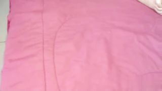 美丽的女学生在醉酒时接受他妈的