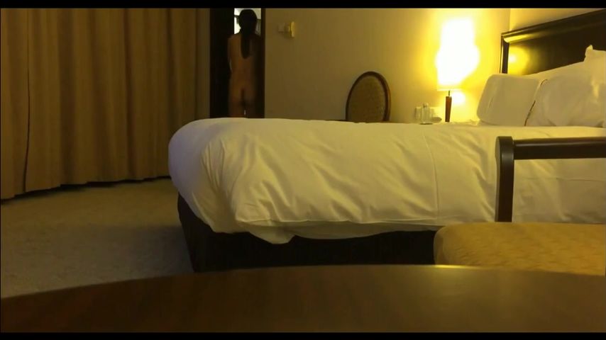 【69堂精品】康先生狠干东北张咪第二期操的太快了骚货大喊爸爸！