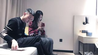 【69堂精品】战狼行动探花黄先生上场甜美妹子近距离摸逼口交01