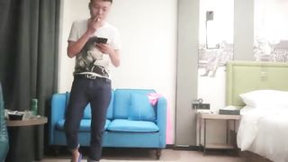 【69堂精品】黄先生约大奶少妇情趣网袜扣逼振动棒抽插01