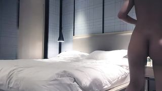 【69堂精品】黄先生约牛仔裤妹子穿上黑丝69姿势舔逼大力抽插