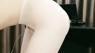 【69堂精品】女主播舔蛋吸屌口活堪比技师开档肉丝美臀骑上来