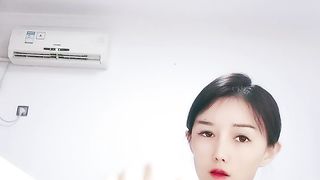 【69堂精品】性感空姐小黄瓜尽根没入插入骚逼抽插01