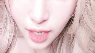 【69堂精品】萌妹两个振动棒双管齐下肛塞情趣尾巴塞入01