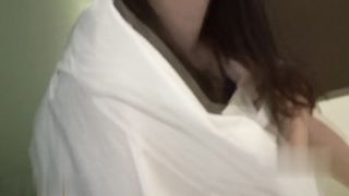 【69堂精品】有些大人样天真烂漫F罩杯现役女大生最后的中出01