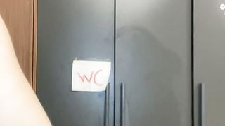 【69堂精品】御姐妹子黑丝袜按摩推油安慕希酸奶湿身