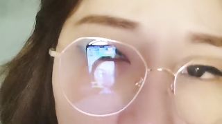 【69堂精品】御姐黑丝网袜红色吊带睡衣道具大黑牛自慰刺激阴蒂