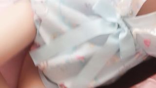 小萝莉私拍手指拨动小穴白浆乱流