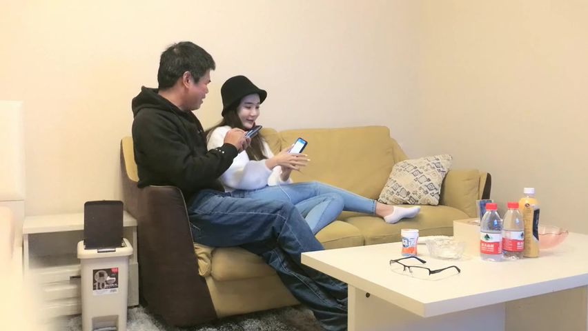 约黑帽甜美妹子特写口交近距离拍摄抽插01