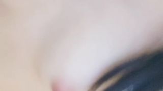 怡崽打瞌睡摸弄小穴一手粘液搞得骚气冲天