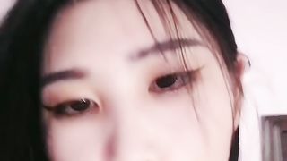 【69免费视频】兔牙小骚妇主动上位坐骑大鸡巴抽插