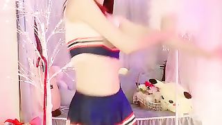 【69免费视频】脱衣舞少女直播艳舞诱惑粉丝打飞机玩弄