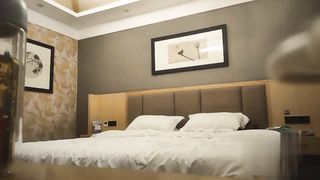 【69堂精品视频】锤子探花网红脸小姐姐舔硬扶着JB骑乘扛猛操