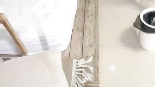 【69堂精品视频】年轻小萝莉敏妹妹伺候两个小哥哥玩3P浪叫