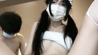 【69堂精品】白丝马尾骚学妹跟小哥哥开房让小哥揉奶玩逼