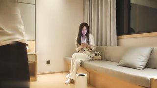 【69堂精品】西装妹子脱掉外套舌吻深喉口交抬起大长腿抽插