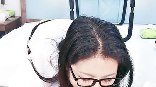 【69堂精品】风骚黑丝御姐少妇全程露脸大秀直播道具舔鸡巴