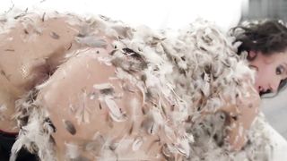 【69堂免费视频】俄罗斯人妻疯狂做爱被大鸡巴干的高潮流水