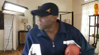 【69堂免费视频】卡莉·格雷被列克星敦·斯蒂尔 操得很紧流水