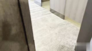 【69堂免费视频】极品反差小骚货程序员的周末加班惊喜公厕偶遇全裸女神