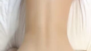 【69堂免费视频】浴室洗澡蹲着吃屌，抬腿爆插小骚穴