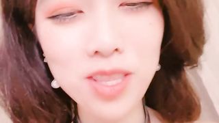 【69堂免费视频】与服装店的老板娘约炮，连干两炮赶进度