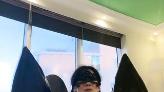 【69堂免费视频】老外的鸡巴比御姐的脚还大真牛逼，口交舔弄让老外男友揉奶舔逼