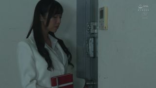 【69堂免费视频】已婚秘书，在充满汗水和亲吻的总裁办公室中出性爱。所有人想象中的“理想秘书”就在这里......