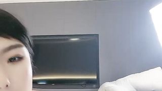 【69堂免费视频】各种姿势爆操，B多操肿了，美女极度淫骚