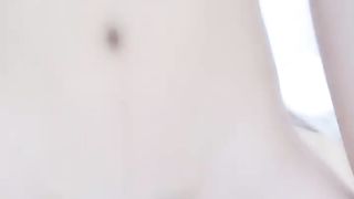 【69堂免费视频】扎着两个小辫子00后嫩妹侧着舔舒服，逼逼无毛舔屌硬了骑上来自己动