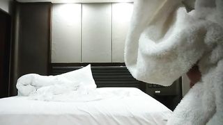 【69堂免费视频】约操巨乳骚女一线天肥穴手指揉搓扣弄大力撞击