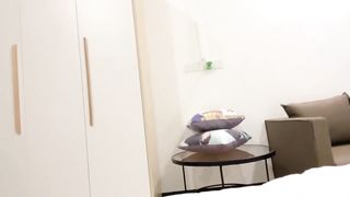 【69堂免费视频】【超人探花】简直美女D罩杯大奶子被连干两炮，这对车灯太耀眼了