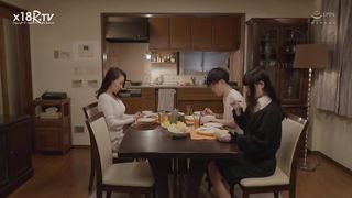 【69堂免费视频】被立志成为内衣模特的婆婆光鲜亮丽的身材邀约……一个星期我凭直觉淹死了很多次