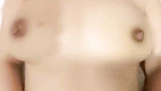 【69堂免费视频】有奶水的轻熟女少妇伺候鸡巴带钢珠的大哥，深喉口交