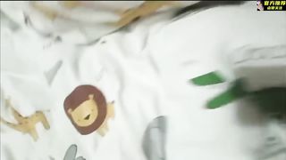 【69堂免费视频】【广西恋母门】“好儿子轻点操，别让你爸爸听见”