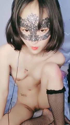 【69堂免费视频】拨开内裤搂着小腰猛操，2小时多种姿势轮换着操