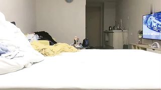 【69堂免费视频】儿子常年在外，父亲在家照顾儿媳妇