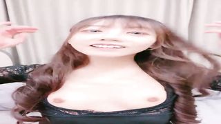 【69堂免费视频】大屌炮友操逼，埋头吃屌深喉，怼入骚穴一顿操，娇喘呻吟不断