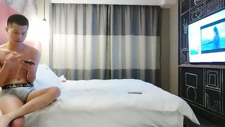 【69堂免费视频】今晚大战一触即发 极品24岁外围平模 身高165 百媚千娇 楚楚动人 白嫩如霜