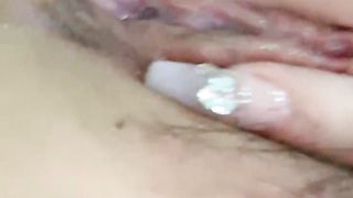 【69堂免费视频】肤白貌美小诱惑露脸酒店伺候大哥啪啪，乖巧听话温柔的舔弄大鸡巴，让大哥无套进入骚穴各种抽插内射呻吟可射