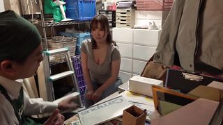 【69堂免费视频】立即给一个用三个手指向你打招呼的美丽成熟的肥皂剧女士口交