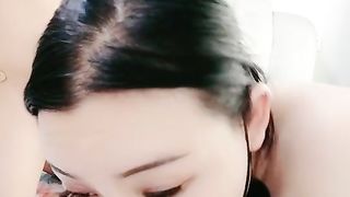 【69堂免费视频】骚逼姐妹花跟两哥们玩4P，全程露脸口交大鸡巴伺候完了大哥伺候小弟